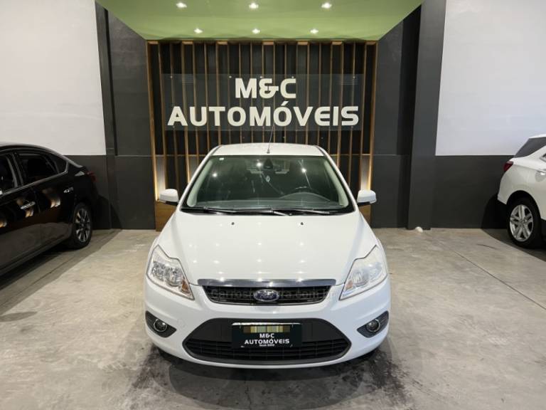 FORD - FOCUS - 2012/2013 - Branca - R$ 41.900,00