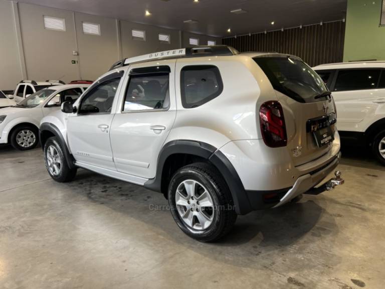 RENAULT - DUSTER - 2017/2017 - Prata - R$ 63.900,00