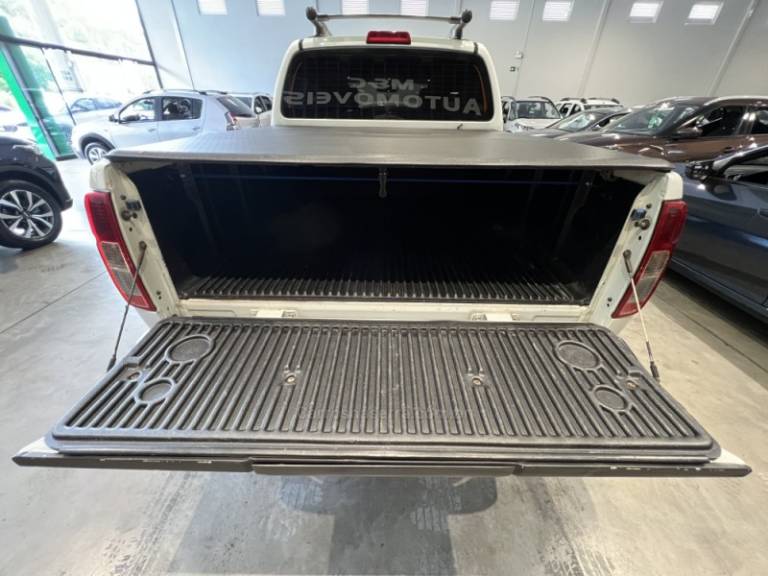 NISSAN - FRONTIER - 2014/2015 - Branca - R$ 102.900,00