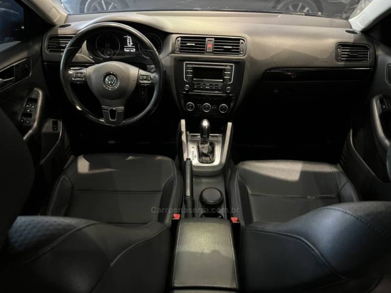 VOLKSWAGEN - JETTA - 2013/2013 - Preta - R$ 66.900,00