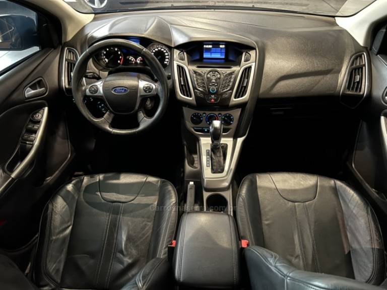 FORD - FOCUS - 2013/2014 - Preta - R$ 49.900,00