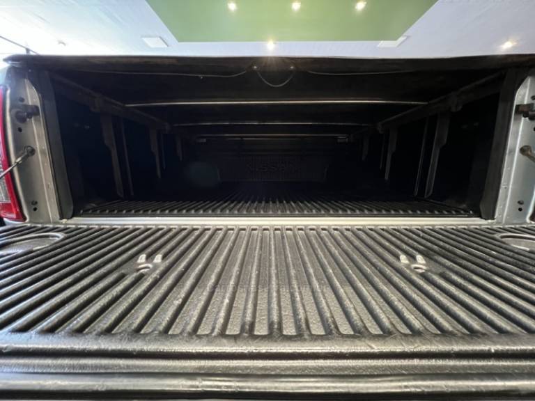 NISSAN - FRONTIER - 2016/2016 - Prata - R$ 115.900,00