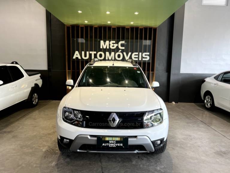 RENAULT - DUSTER - 2015/2016 - Branca - R$ 61.900,00