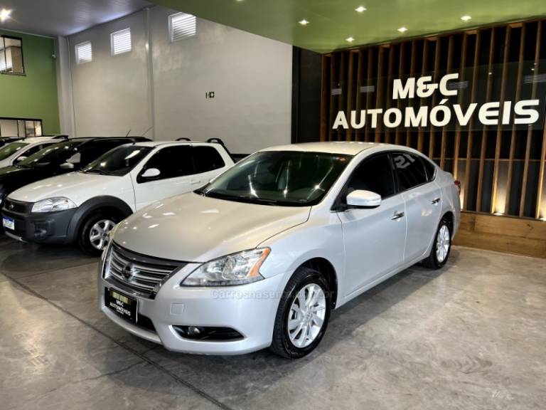 NISSAN - SENTRA - 2013/2014 - Prata - R$ 51.900,00