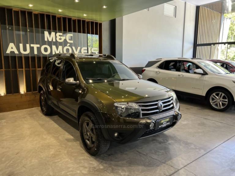 RENAULT - DUSTER - 2012/2013 - Verde - R$ 53.900,00