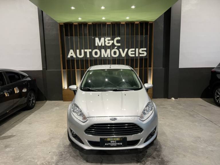 FORD - FIESTA - 2015/2015 - Prata - R$ 47.900,00