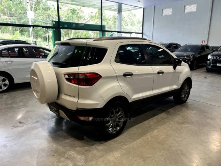 FORD - ECOSPORT - 2014/2015 - Branca - R$ 57.900,00