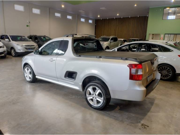 CHEVROLET - MONTANA - 2015/2016 - Prata - R$ 55.900,00