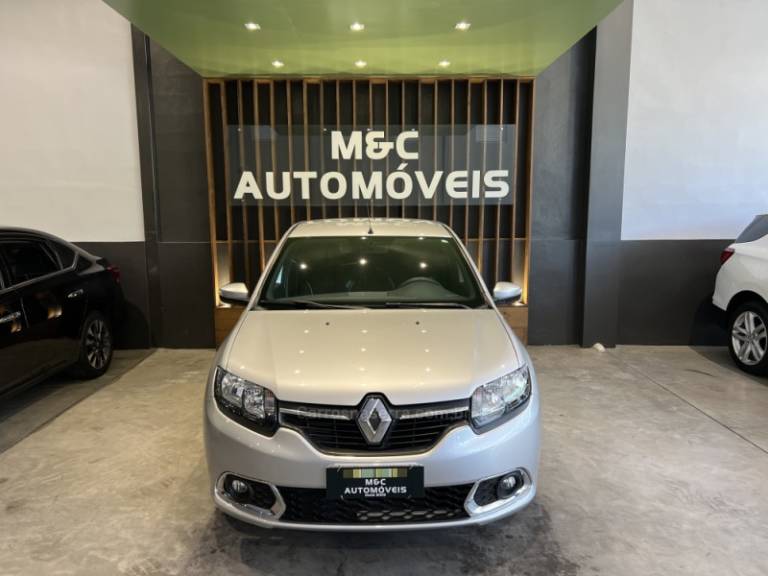 RENAULT - SANDERO - 2018/2019 - Prata - R$ 43.900,00