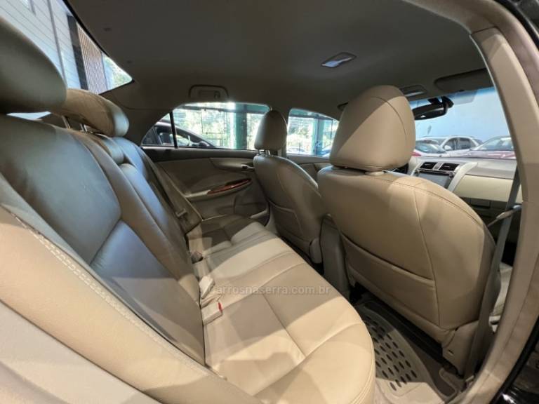 TOYOTA - COROLLA - 2009/2010 - Preta - R$ 58.900,00