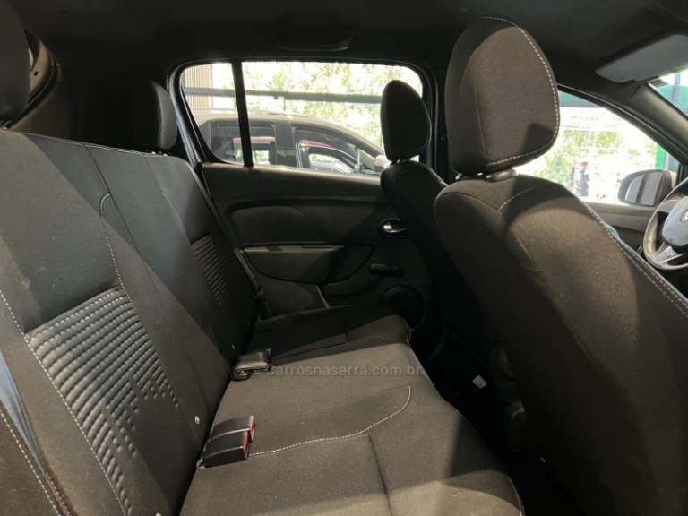 RENAULT - SANDERO - 2018/2019 - Prata - R$ 43.900,00