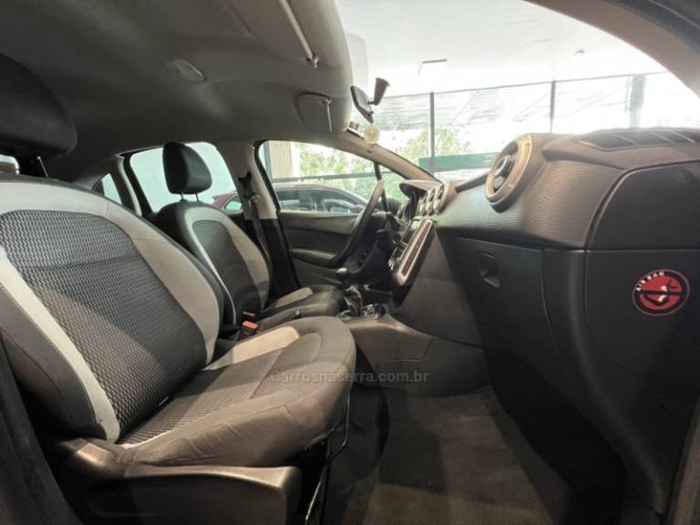 CITROËN - C3 - 2016/2017 - Cinza - R$ 44.900,00