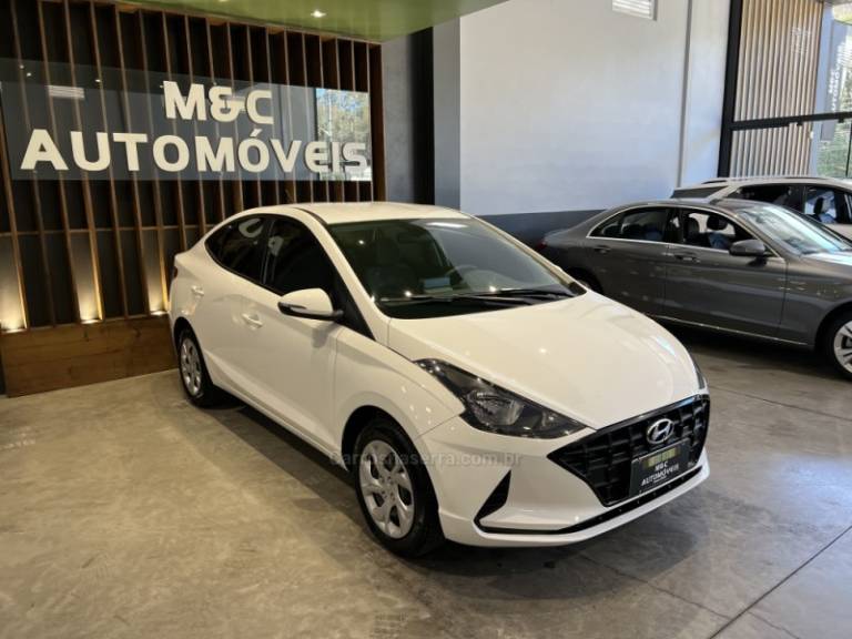 HYUNDAI - HB20S - 2022/2022 - Branca - R$ 63.900,00