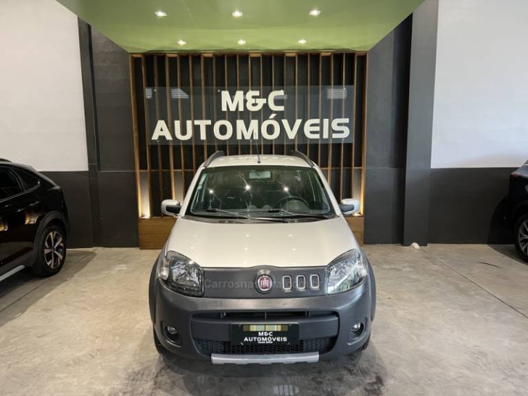 FIAT - UNO - 2013/2014 - Prata - R$ 38.900,00