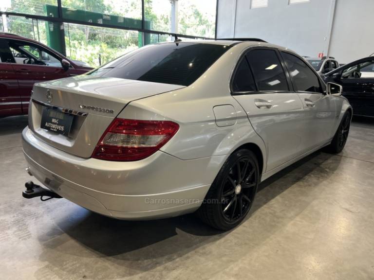 MERCEDES-BENZ - C 180 K - 2010/2010 - Prata - R$ 54.900,00