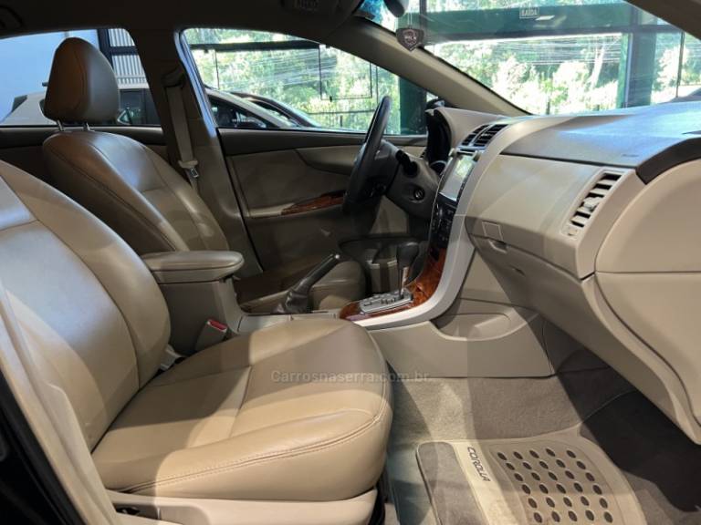 TOYOTA - COROLLA - 2009/2010 - Preta - R$ 58.900,00