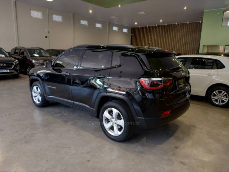 JEEP - COMPASS - 2017/2018 - Preta - R$ 93.900,00