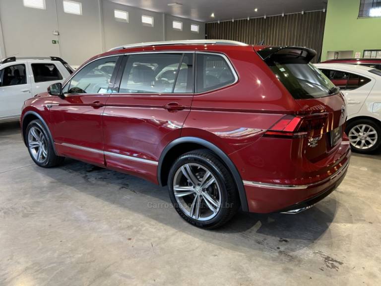 VOLKSWAGEN - TIGUAN - 2021/2021 - Vermelha - R$ 179.900,00