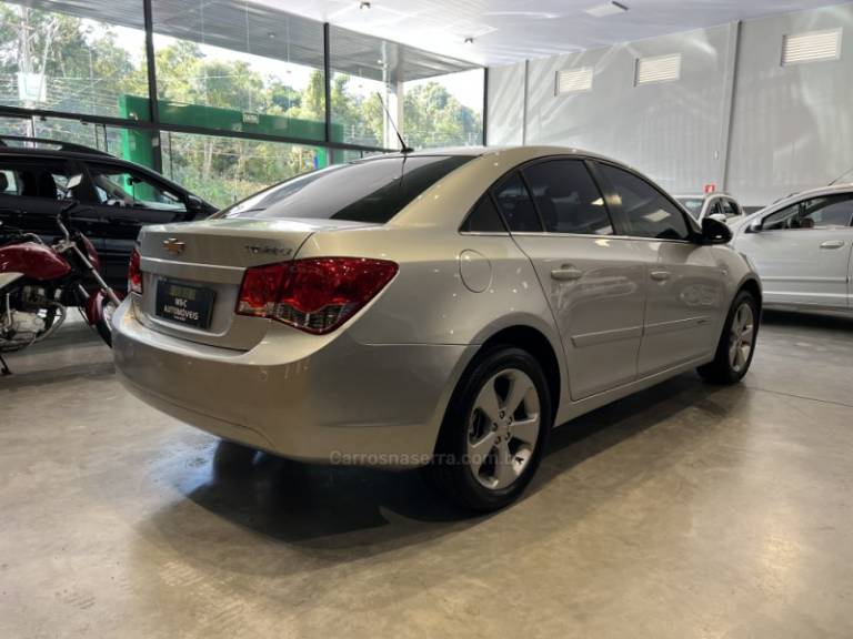 CHEVROLET - CRUZE - 2014/2014 - Prata - R$ 59.900,00