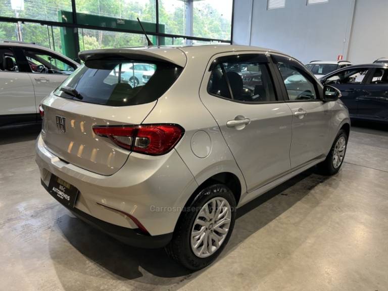 FIAT - ARGO - 2021/2022 - Prata - R$ 58.900,00