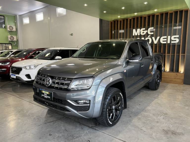 VOLKSWAGEN - AMAROK - 2018/2018 - Cinza - R$ 144.900,00