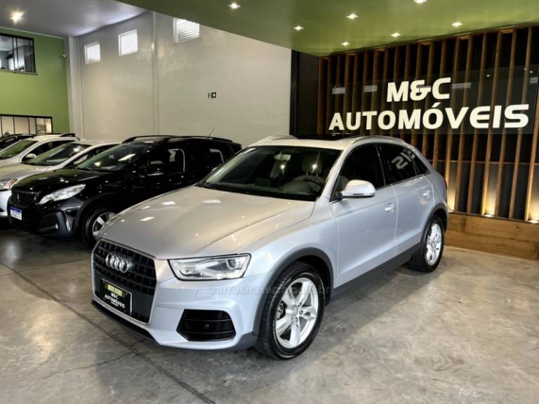 AUDI - Q3 - 2015/2016 - Prata - R$ 97.900,00