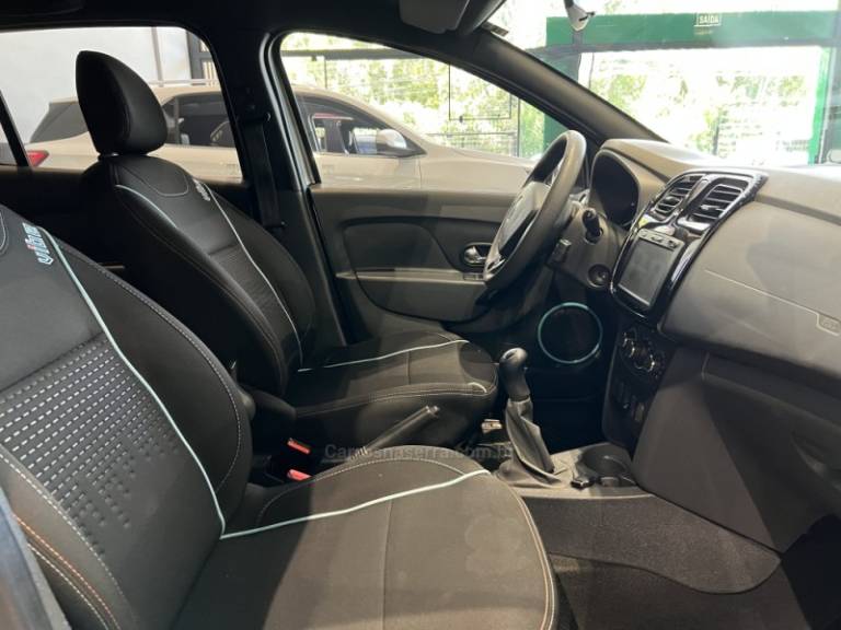RENAULT - SANDERO - 2018/2019 - Prata - R$ 43.900,00