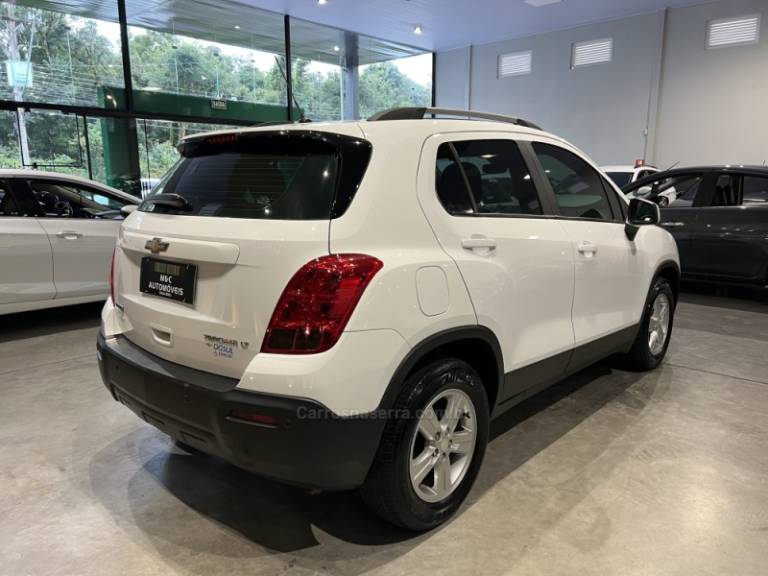 CHEVROLET - TRACKER - 2016/2016 - Branca - R$ 69.900,00