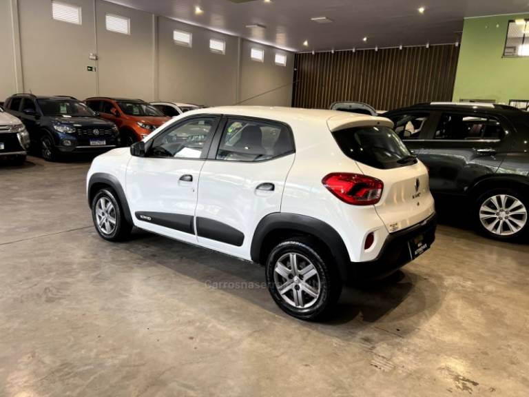 RENAULT - KWID - 2022/2023 - Branca - R$ 49.900,00