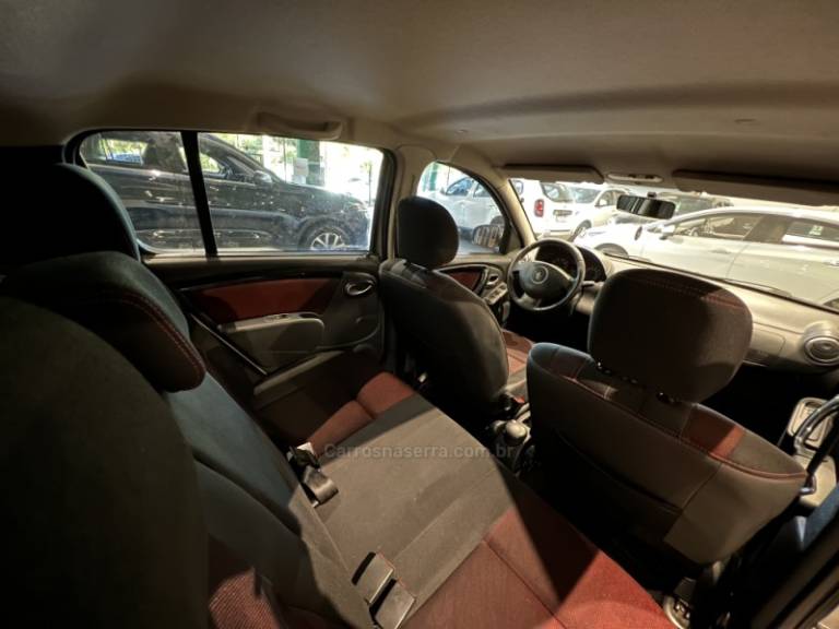 RENAULT - SANDERO - 2012/2012 - Prata - R$ 36.900,00