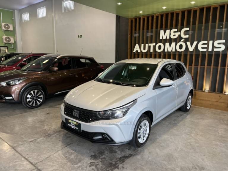 FIAT - ARGO - 2022/2023 - Prata - R$ 61.900,00