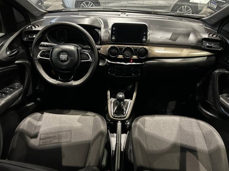 FIAT - CRONOS - 2022/2022 - Vermelha - R$ 70.900,00