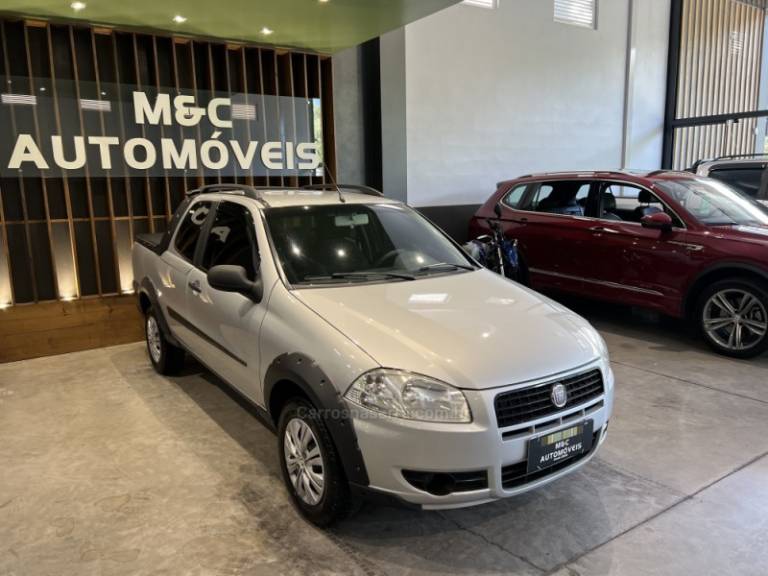 FIAT - STRADA - 2012/2013 - Prata - R$ 53.900,00