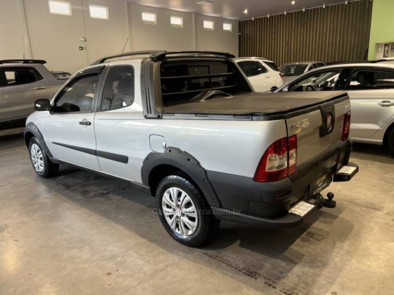 FIAT - STRADA - 2012/2013 - Prata - R$ 53.900,00
