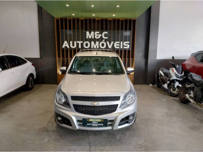 CHEVROLET - MONTANA - 2015/2016 - Prata - R$ 53.900,00