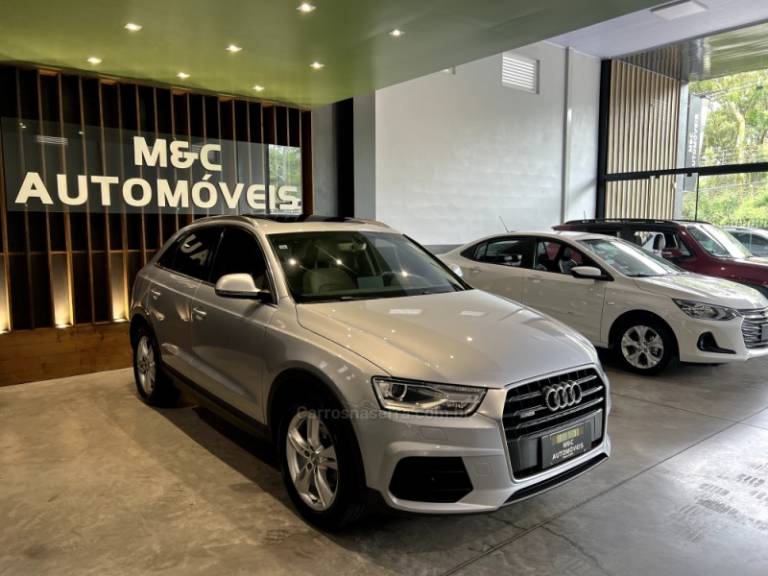 AUDI - Q3 - 2015/2016 - Prata - R$ 104.900,00