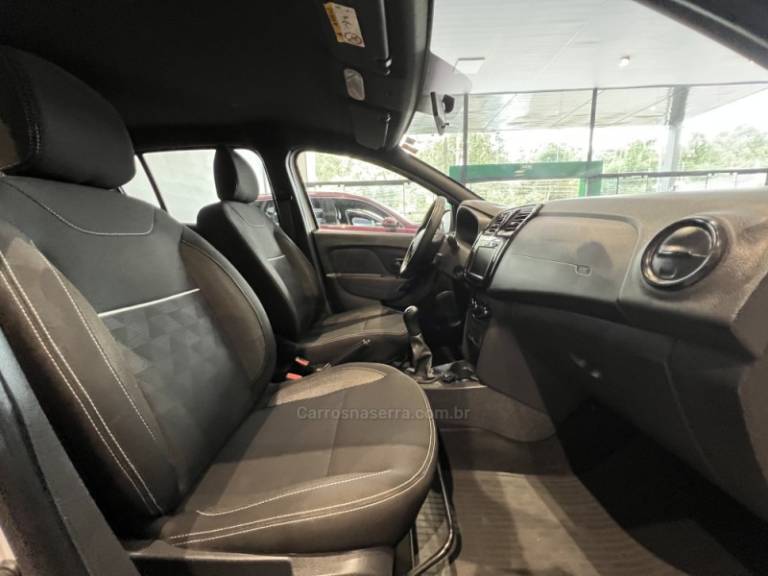 RENAULT - SANDERO - 2021/2022 - Branca - R$ 57.900,00