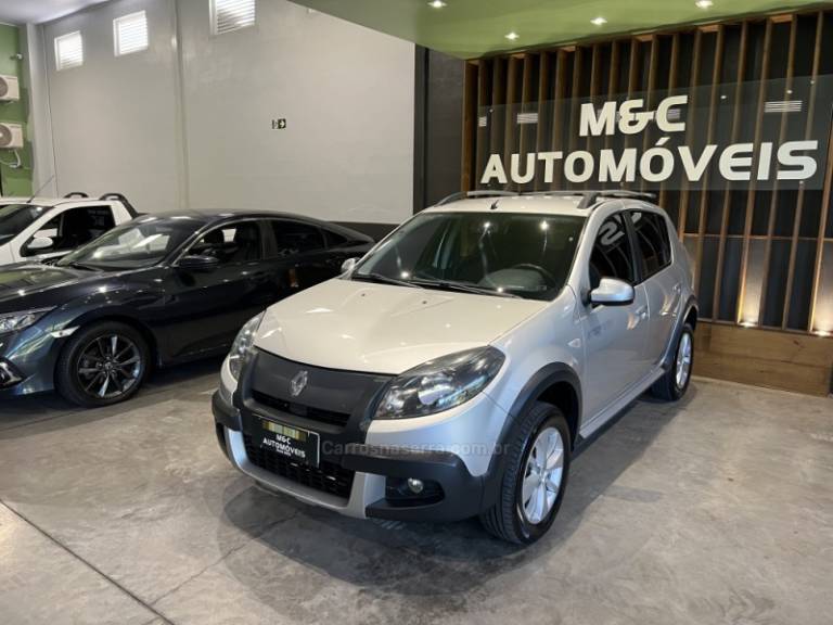 RENAULT - SANDERO - 2012/2012 - Prata - R$ 36.900,00