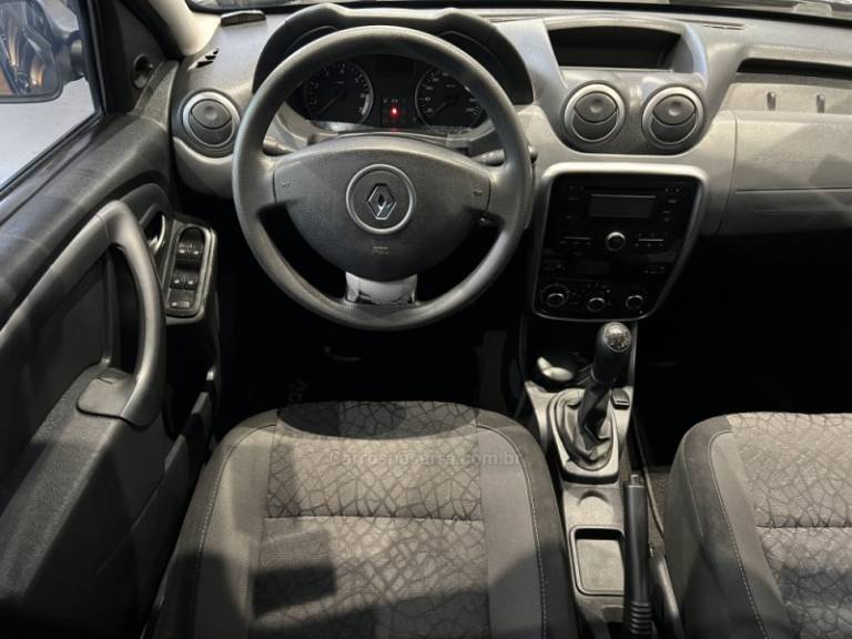 RENAULT - DUSTER - 2014/2015 - Preta - R$ 54.900,00