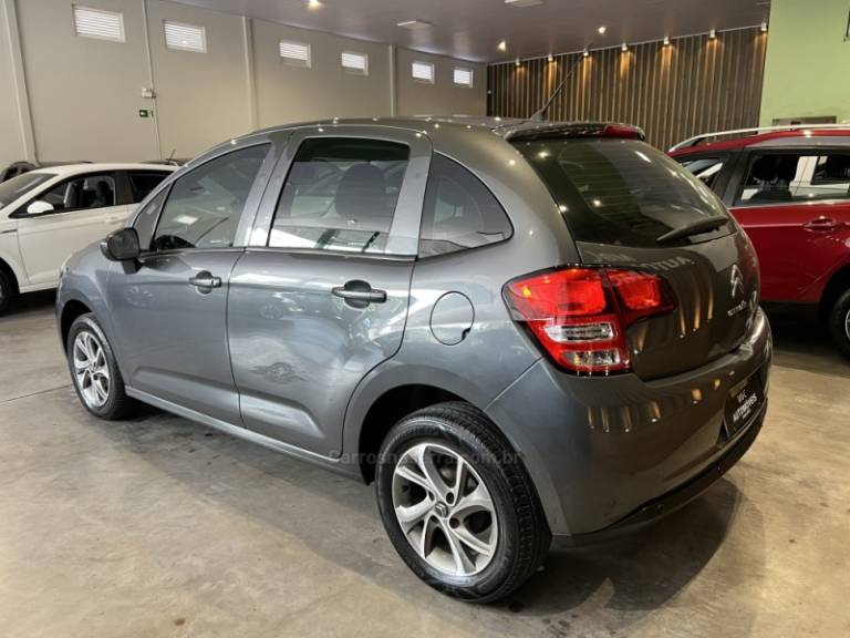 CITROËN - C3 - 2016/2017 - Cinza - R$ 44.900,00