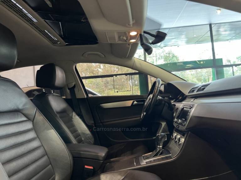 VOLKSWAGEN - PASSAT - 2013/2013 - Marrom - R$ 69.900,00