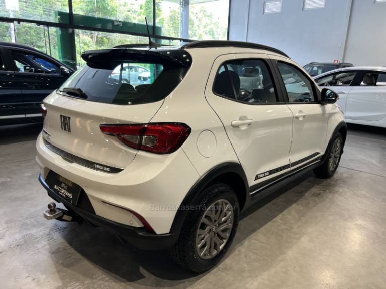 FIAT - ARGO - 2021/2022 - Branca - R$ 74.900,00