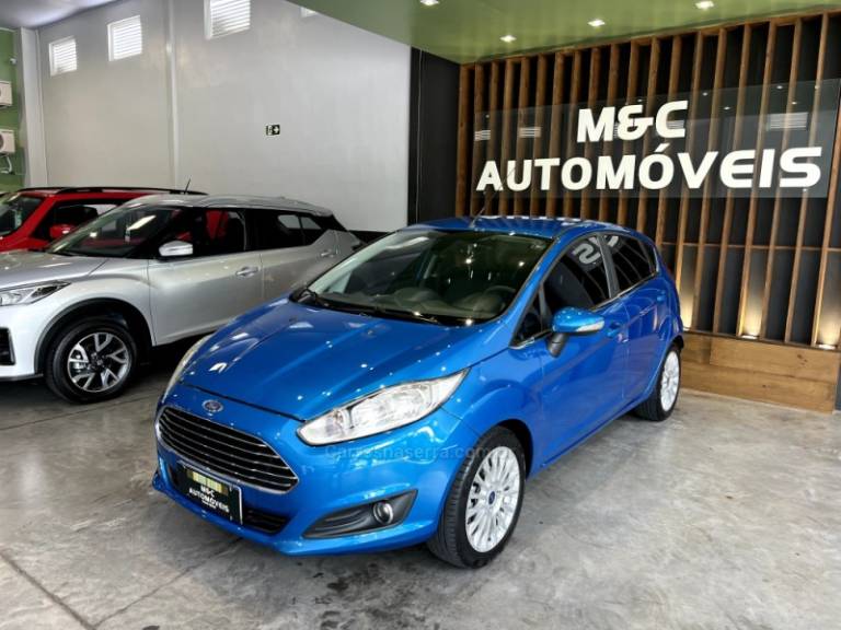 FORD - FIESTA - 2015/2015 - Azul - R$ 48.900,00