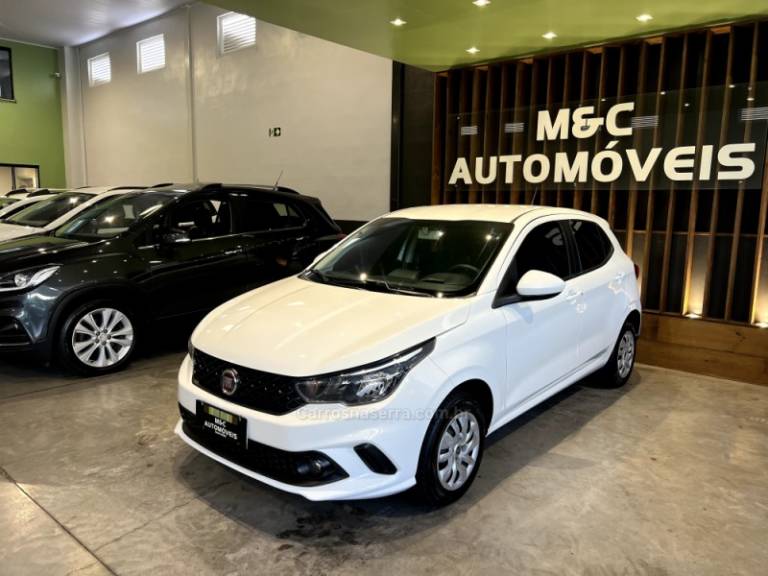 FIAT - ARGO - 2018/2019 - Branca - R$ 53.900,00