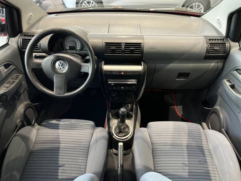 VOLKSWAGEN - SPACEFOX - 2009/2010 - Vermelha - R$ 34.900,00