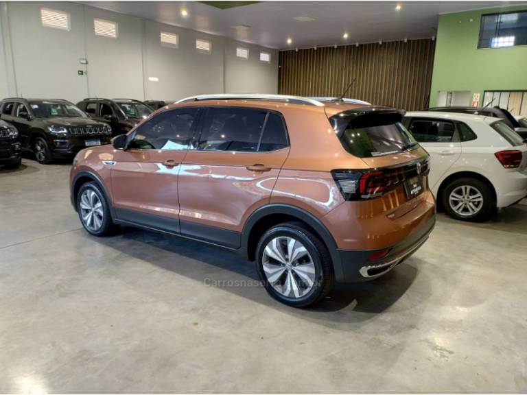 VOLKSWAGEN - T-CROSS - 2019/2020 - Marrom - R$ 112.900,00