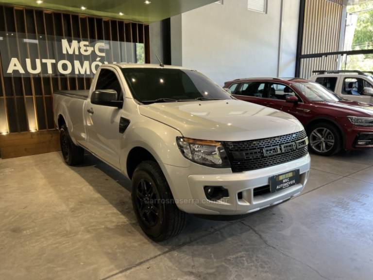 FORD - RANGER - 2013/2013 - Prata - R$ 79.900,00