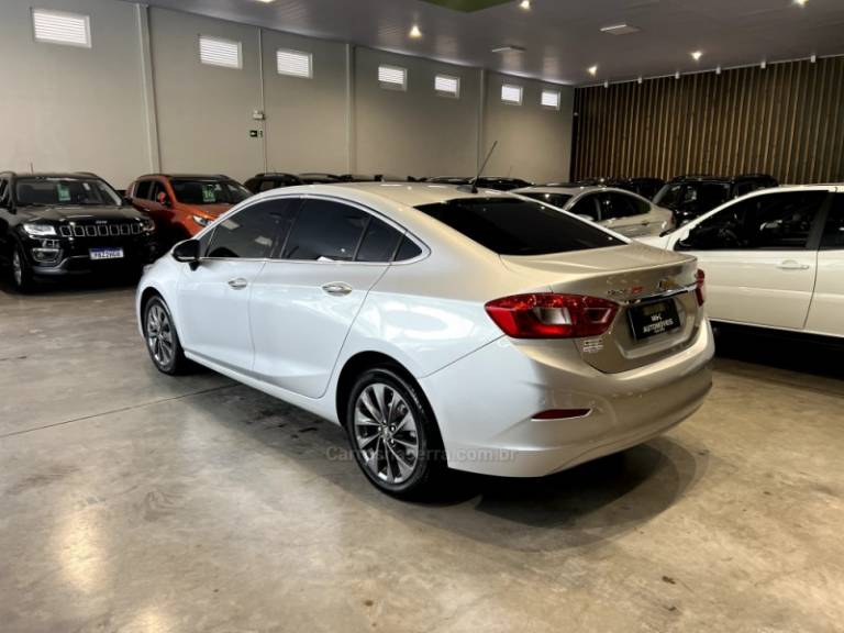 CHEVROLET - CRUZE - 2016/2017 - Prata - R$ 84.900,00