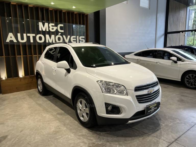 CHEVROLET - TRACKER - 2016/2016 - Branca - R$ 69.900,00