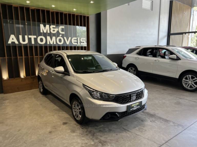 FIAT - ARGO - 2022/2023 - Prata - R$ 61.900,00